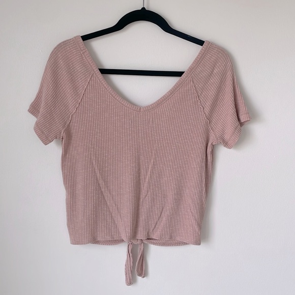 Abercrombie & Fitch V-Neck Tie Front Short Sleeve Top in Light Pink - Size: M - Picture 2 of 3